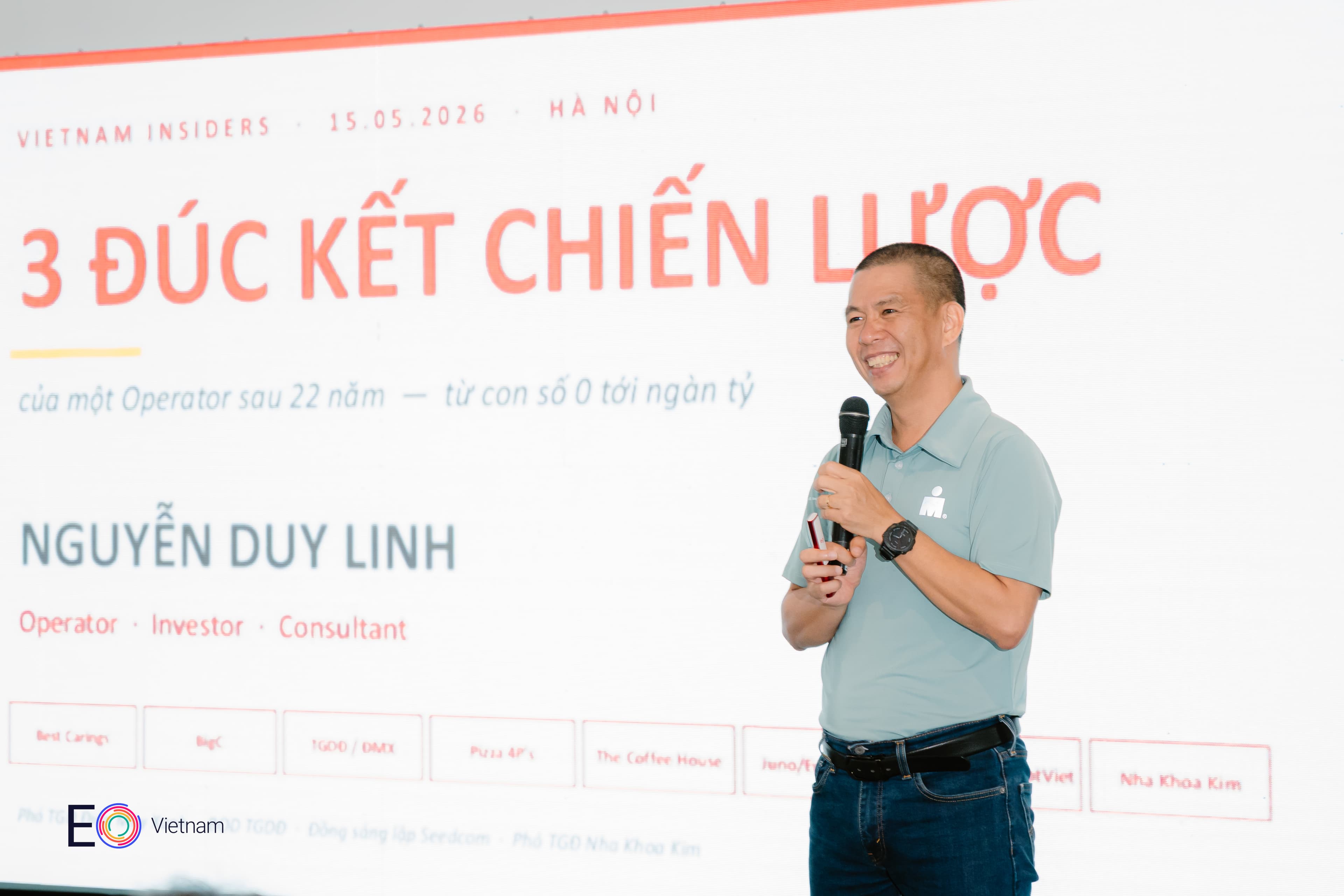 Nguyễn Duy Linh speaking at Vietnam Insiders