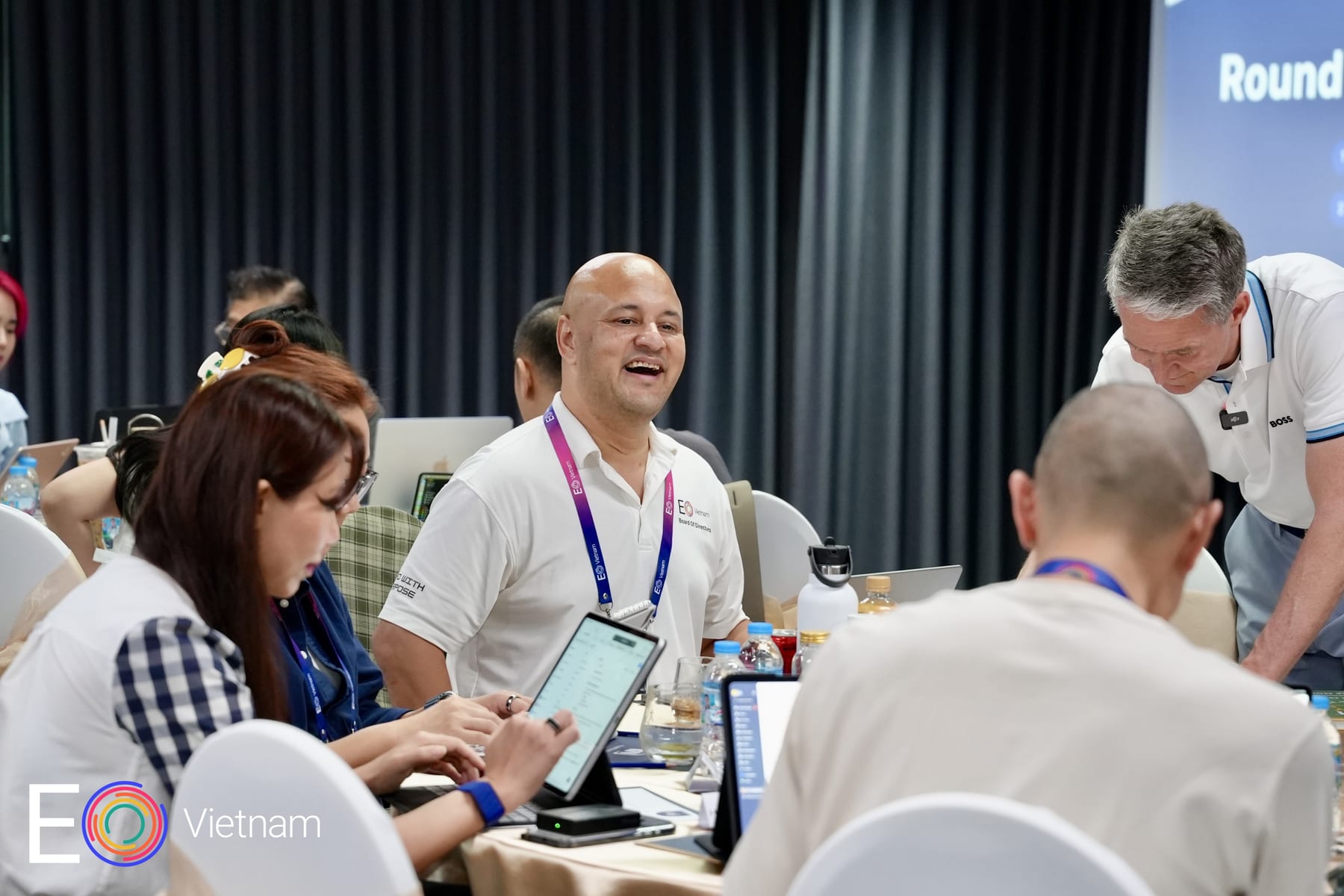 EO Vietnam members networking after the leadership program session