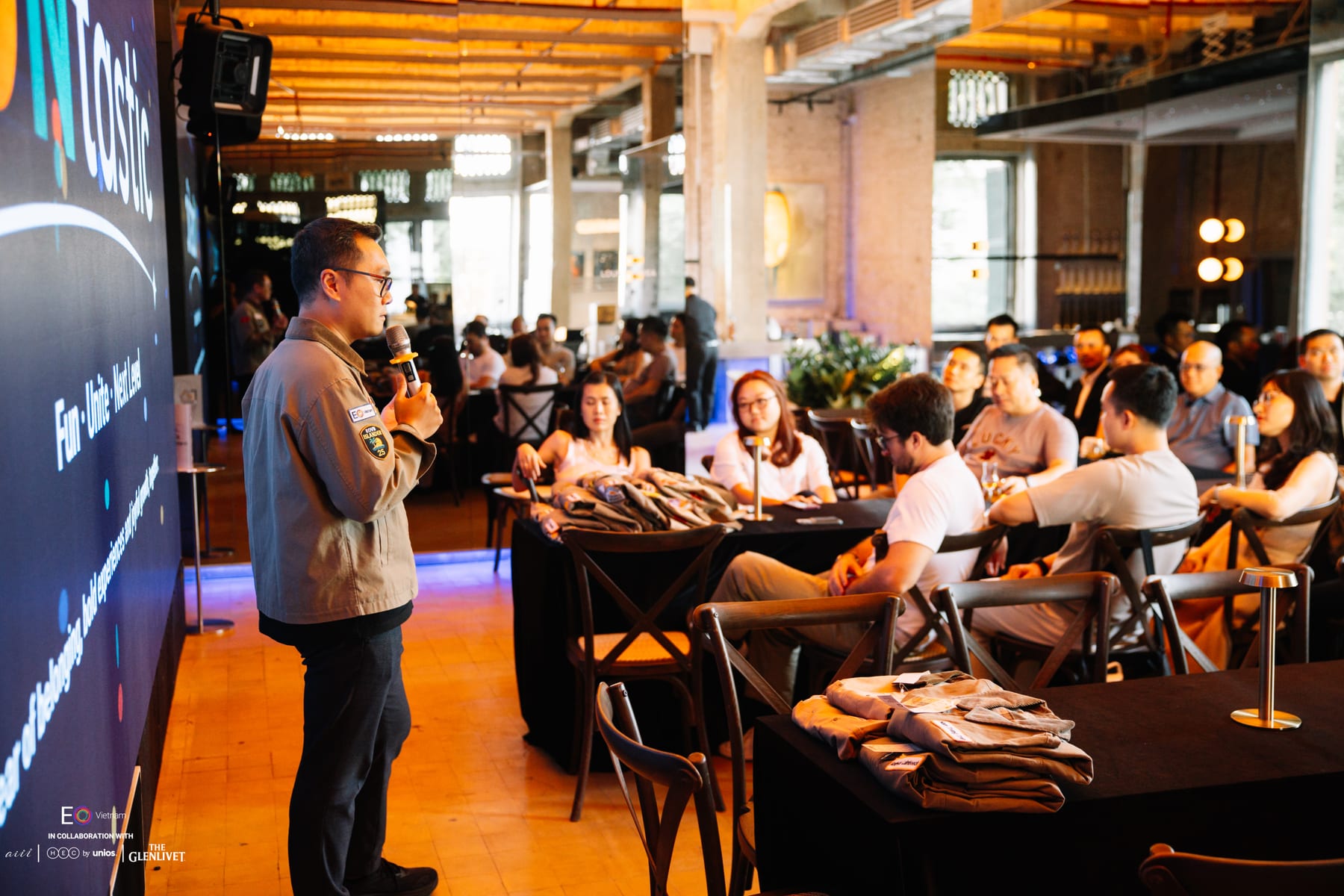 Le Tuan Anh addressing EO Vietnam members during the leadership program