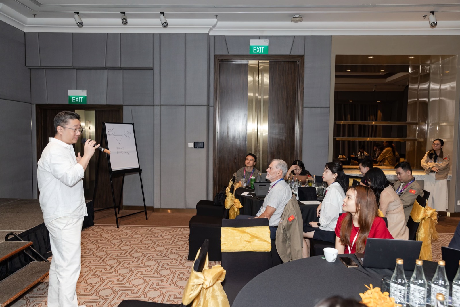 Leadership in the AI Era program session in Ho Chi Minh City